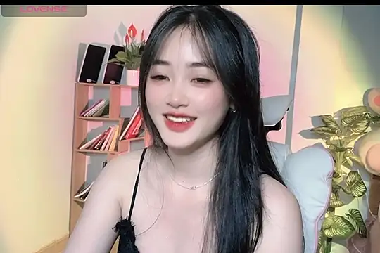Snapshot of _Aimy_ chatting on 7, 3, 2025 Aimy online show from 7, 3, 2025