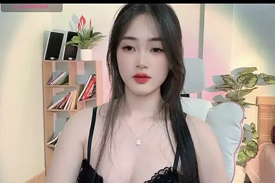 Snapshot of _Aimy_ chatting on 8, 3, 2025 Aimy online show from 8, 3, 2025