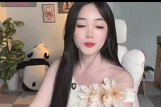 Snapshot of _Aimy_ chatting on 15, 9, 2025 Aimy online show from 15, 9, 2025