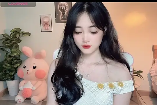Snapshot of _Aimy_ chatting on 7, 10, 2025 Aimy online show from 7, 10, 2025