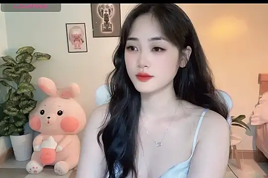 Snapshot of _Aimy_ chatting on 14, 10, 2025 Aimy online show from 14, 10, 2025