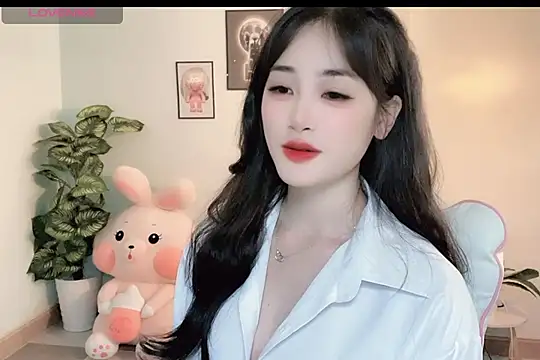 Snapshot of _Aimy_ chatting on 20, 10, 2025 Aimy online show from 20, 10, 2025