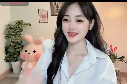 Snapshot of _Aimy_ chatting on 22, 10, 2025 Aimy online show from 22, 10, 2025