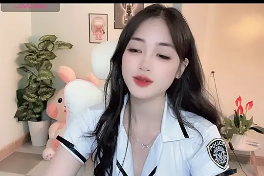 Snapshot of _Aimy_ chatting on 27, 10, 2025 Aimy online show from 27, 10, 2025