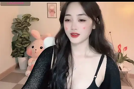 Snapshot of _Aimy_ chatting on 28, 10, 2025 Aimy online show from 28, 10, 2025