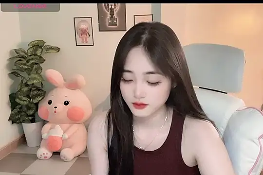 Snapshot of _Aimy_ chatting on 14, 11, 2025 Aimy online show from 14, 11, 2025