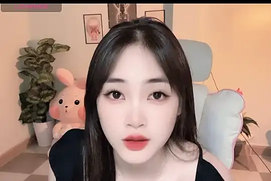 Snapshot of _Aimy_ chatting on 15, 11, 2025 Aimy online show from 15, 11, 2025