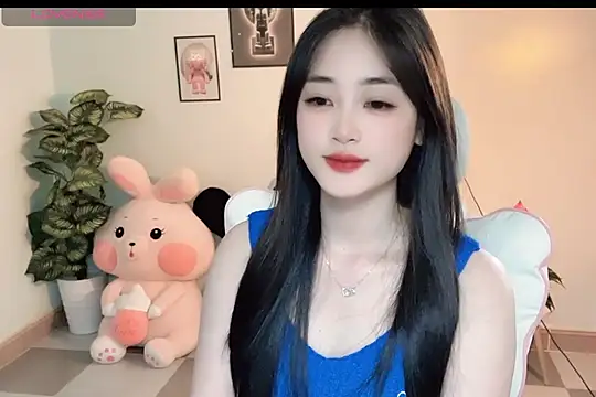 Snapshot of _Aimy_ chatting on 23, 11, 2025 Aimy online show from 23, 11, 2025