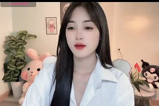 Snapshot of _Aimy_ chatting on 2, 12, 2025 Aimy online show from 2, 12, 2025