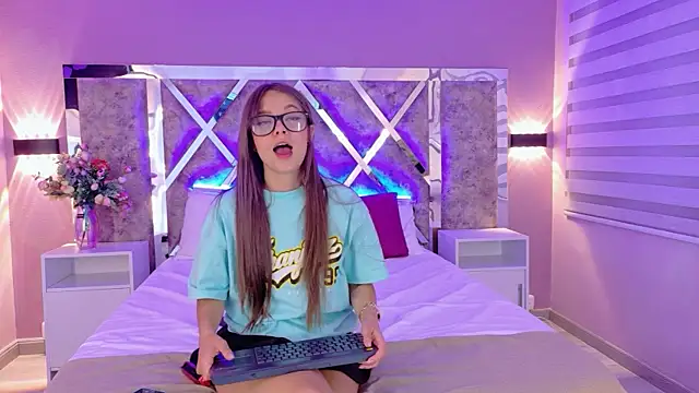 AmmyJones  online show from 12, 4, 2026