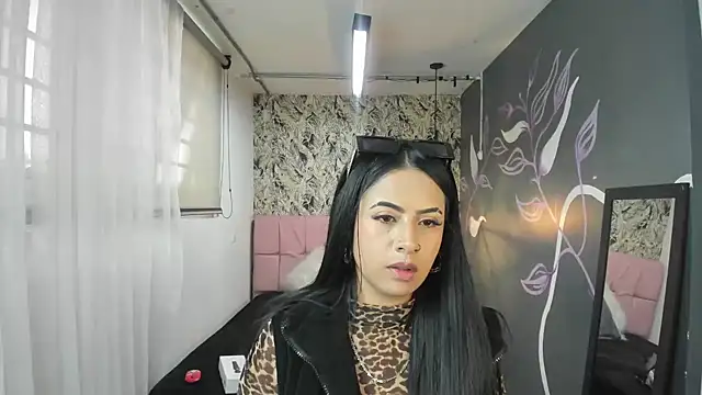 CharlotteeGray  online show from 6, 2, 2025