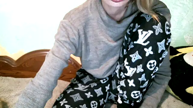 Snapshot of DennisXCaroll chatting on 18, 10, 2025 DennisXCaroll online show from 18, 10, 2025