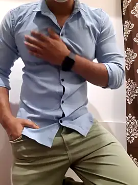 Snapshot of Guyinshortss chatting on 24, 9, 2025 Guyinshortss online show from 24, 9, 2025