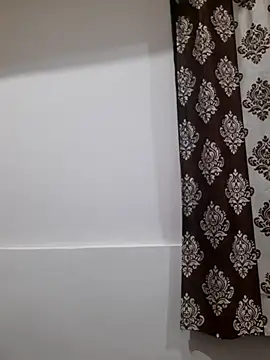 Snapshot of Guyinshortss chatting on 5, 10, 2025 Guyinshortss online show from 5, 10, 2025