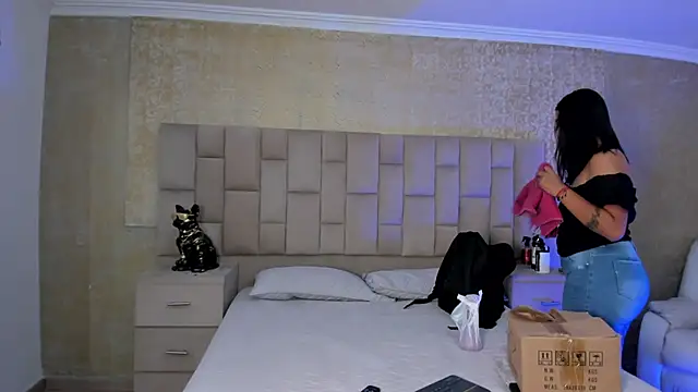 EmmaTorres  online show from 12, 3, 2025