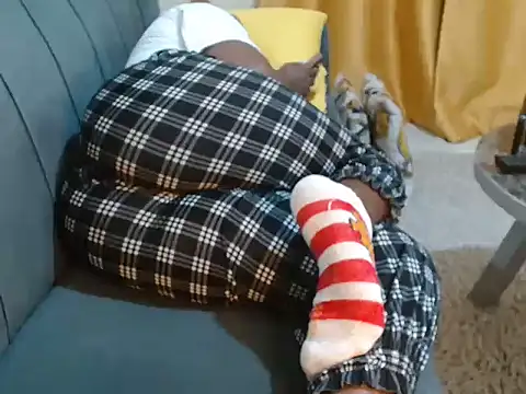 Snapshot of leslysexygirl chatting on 1, 12, 2025 leslysexygirl online show from 1, 12, 2025