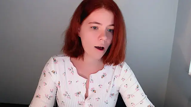 Snapshot of Sun_Alexia chatting on 8, 10, 2025 Sun Alexia online show from 8, 10, 2025