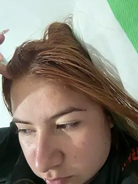 Mia foxx  online show from 23, 12, 2025