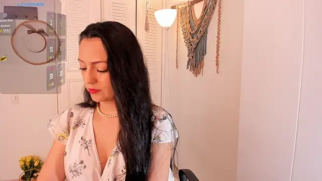 anaruiz  online show from 15, 12, 2024