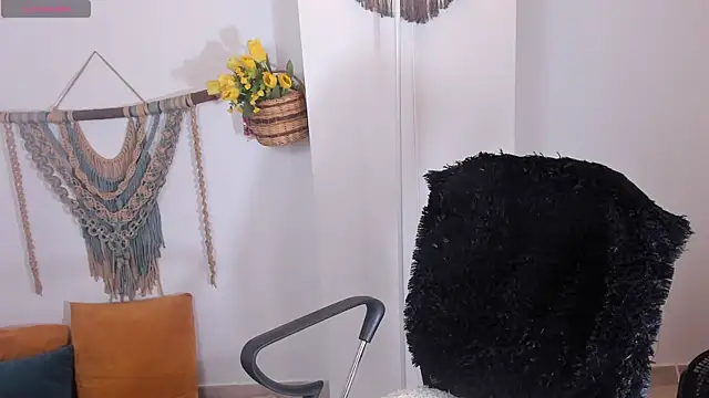 anaruiz  online show from 17, 9, 2025