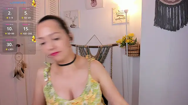 anaruiz  online show from 6, 11, 2025