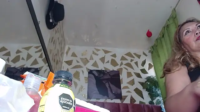 Snapshot of Kazsandraa chatting on 1, 3, 2026 Kazsandraa online show from 1, 3, 2026