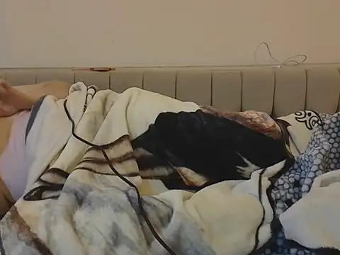 Snapshot of Soinanai chatting on 14, 12, 2025 Soinanai online show from 14, 12, 2025