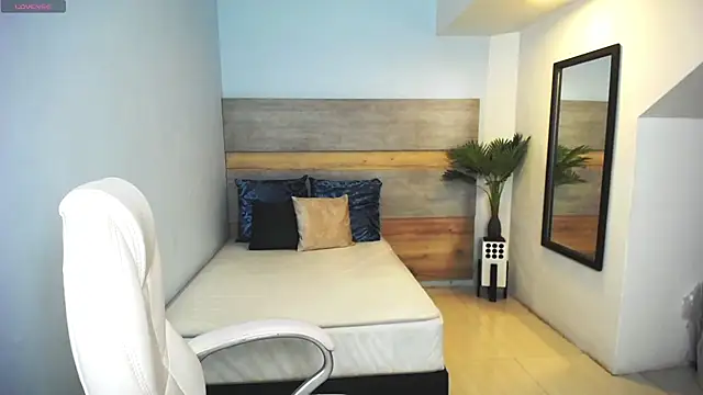 liseth fox online show from 22, 2, 2025