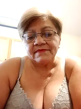 Madrastrahot69 online show from 19, 2, 2026