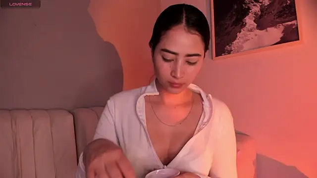 Snapshot of lara_madisson chatting on 7, 5, 2026 lara madisson online show from 7, 5, 2026