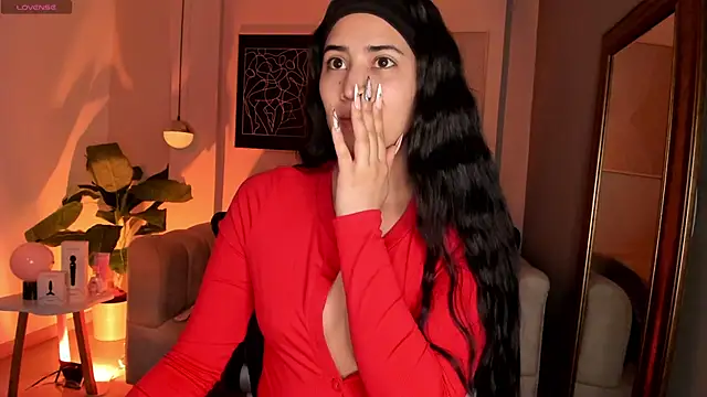 Snapshot of lara_madisson chatting on 27, 5, 2026 lara madisson online show from 27, 5, 2026