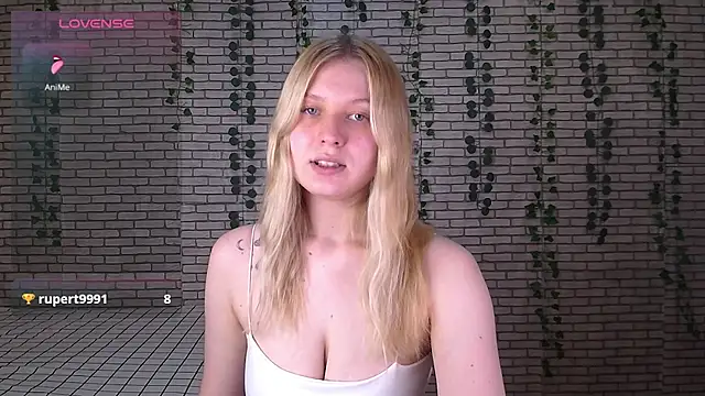 EmiliaDuchess online show from 13, 10, 2025