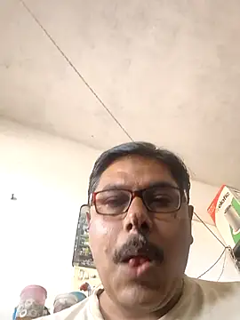 Snapshot of Srmotrs chatting on 23, 10, 2025 Srmotrs online show from 23, 10, 2025