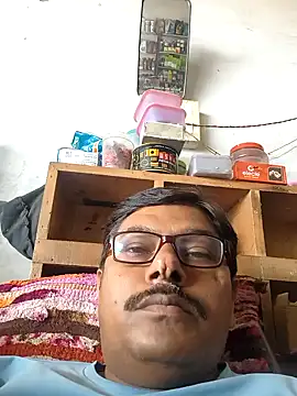 Snapshot of Srmotrs chatting on 28, 10, 2025 Srmotrs online show from 28, 10, 2025