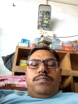 Snapshot of Srmotrs chatting on 3, 11, 2025 Srmotrs online show from 3, 11, 2025