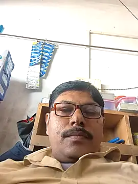 Snapshot of Srmotrs chatting on 29, 11, 2025 Srmotrs online show from 29, 11, 2025