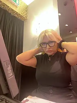 Arabellalee23 online show from 11, 2, 2025