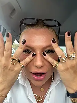 Arabellalee23 online show from 4, 10, 2025