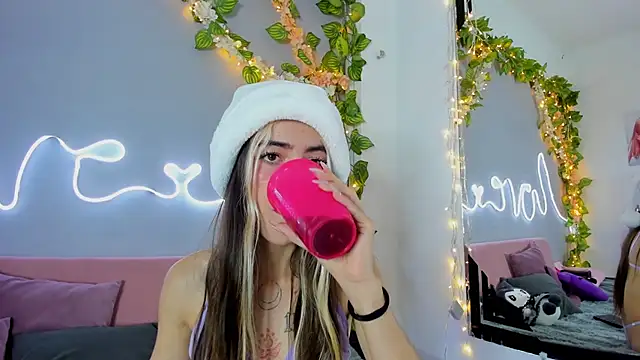 Snapshot of YouliteSllut2 chatting on 26, 12, 2024 YouliteSllut2 online show from 26, 12, 2024