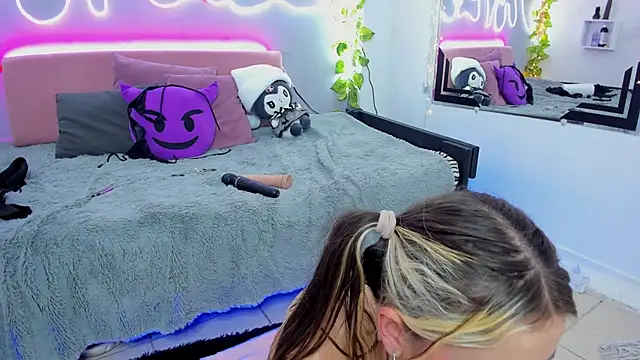 Snapshot of YouliteSllut2 chatting on 28, 12, 2024 YouliteSllut2 online show from 28, 12, 2024