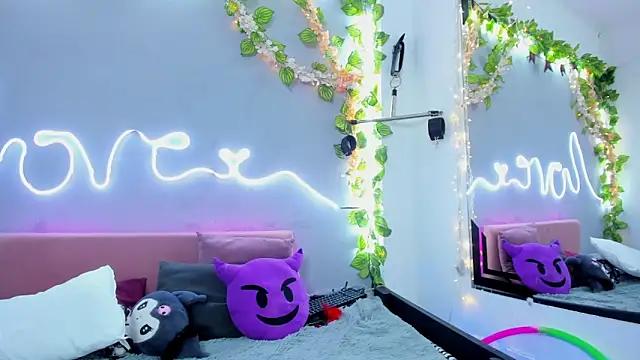 Snapshot of YouliteSllut2 chatting on 11, 3, 2025 YouliteSllut2 online show from 11, 3, 2025