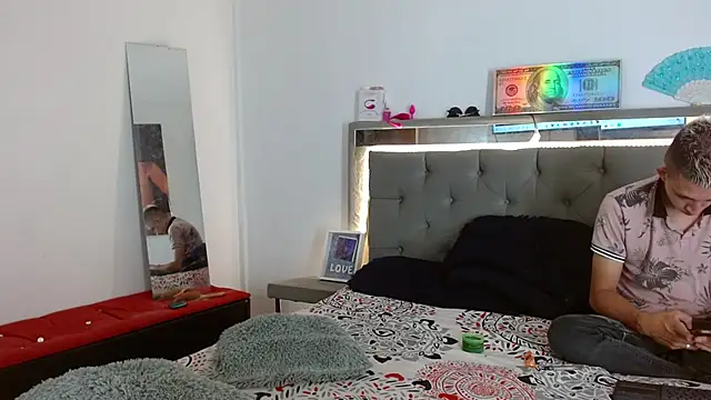 Snapshot of parejacaliente20154 chatting on 15, 1, 2025 parejacaliente20154 online show from 15, 1, 2025