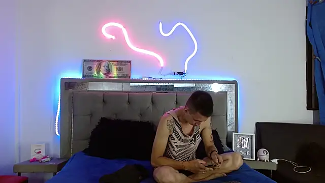 Snapshot of parejacaliente20154 chatting on 5, 2, 2025 parejacaliente20154 online show from 5, 2, 2025