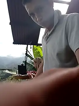 Snapshot of parejacaliente20154 chatting on 14, 2, 2025 parejacaliente20154 online show from 14, 2, 2025