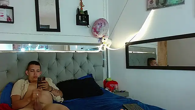 Snapshot of parejacaliente20154 chatting on 5, 3, 2025 parejacaliente20154 online show from 5, 3, 2025