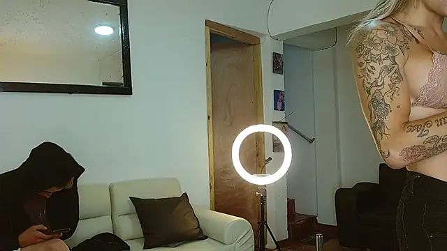 Snapshot of parejacaliente20154 chatting on 12, 3, 2025 parejacaliente20154 online show from 12, 3, 2025