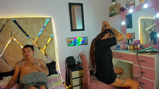 Snapshot of parejacaliente20154 chatting on 22, 10, 2025 parejacaliente20154 online show from 22, 10, 2025