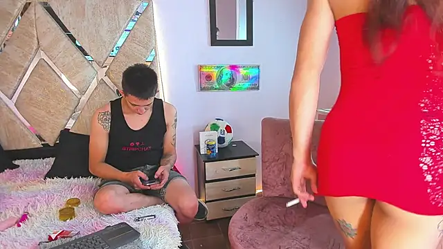 Snapshot of parejacaliente20154 chatting on 25, 10, 2025 parejacaliente20154 online show from 25, 10, 2025