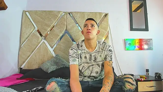 Snapshot of parejacaliente20154 chatting on 8, 11, 2025 parejacaliente20154 online show from 8, 11, 2025