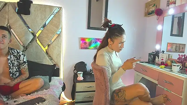 Snapshot of parejacaliente20154 chatting on 13, 11, 2025 parejacaliente20154 online show from 13, 11, 2025